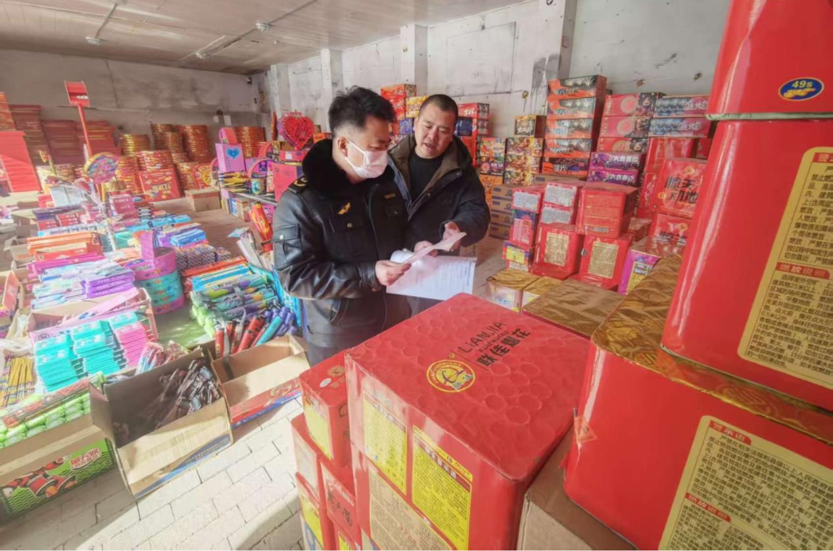 赤峰市元寶山區人民政府 以優質鞋帽零售服務，點亮百姓生活